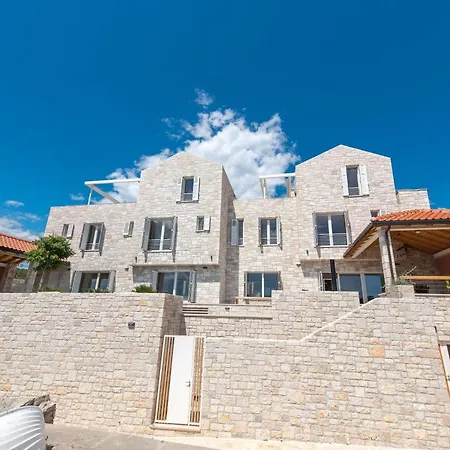 New Luxurious Tinka - Villa