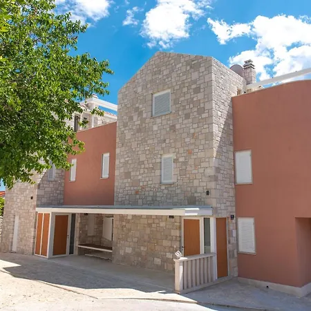 New Luxurious Tinka - Villa