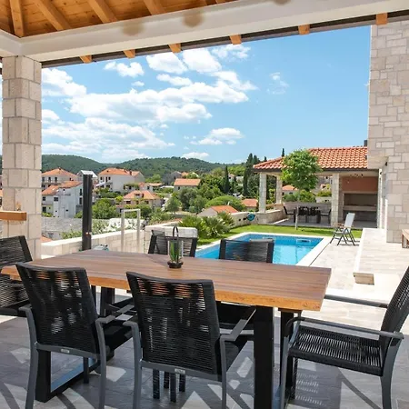 New Luxurious Tinka - Villa